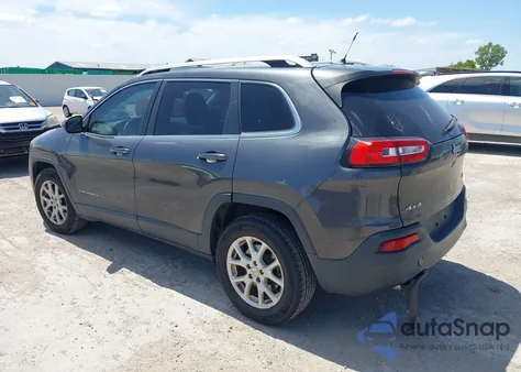 2015 Jeep Cherokee Latitude z USA, uszkodzony, nr VIN 1C4PJMCB4FW682306